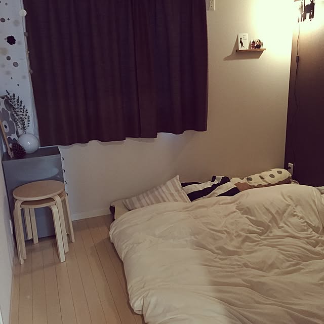 Bedroom,生活感いっぱい,マリメッコ,狭小住宅,IKEA,シンプルライフ,子供と暮らす,モビール,ハンドメイド,アパート暮らし,賃貸,まつぼっくり,コンランショップ,照明,布団にしたら広くなった？ yuurbonの部屋