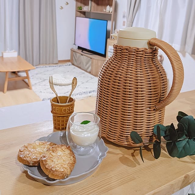 Kitchen,ピッチャー,夏,ちょっとひと息,ナチュラルな暮らし,ナチュラルインテリア,ラタン,ラタン雑貨,賃貸でも楽しく♪,賃貸でも諦めない！,いつも見てくださって、感謝です♡,スリコ購入品,3COINS,保冷保温ポット mamenoの部屋