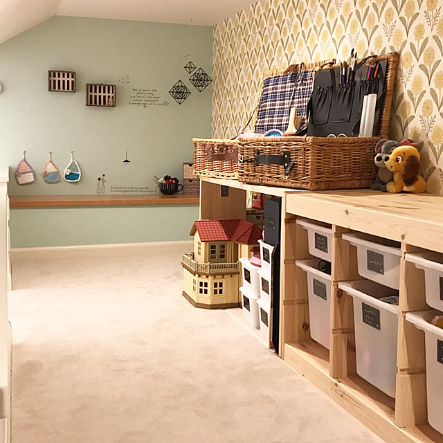 おもちゃ収納,トランクバスケット,バスケットトランク,イエロー,ロフト,IKEA,トロファスト,子供部屋女の子,壁紙,子供部屋,ダイソー,マスキングテープ,Shimaちゃんの作品,木箱はウィリアムスミスでリメイク,ダイソーのマグカップを鉛筆立てに,ダイソーの木箱にアルテックの生地を,アルテック,セリアのウォールステッカー,ヒンメリ,ダイソーの木箱,アルテック生地,My Shelf fukoの部屋