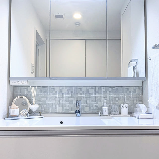 Bathroom,きれいに保つ,水はね防止,デコタイルシート,撥水コーティング剤,ホテルライク,イベント用,一人暮らし,フランフラン雑貨,チャイルドミラーリメイク,タイルシール,2022.10.16,パナソニック 洗面台 YuriYuriの部屋