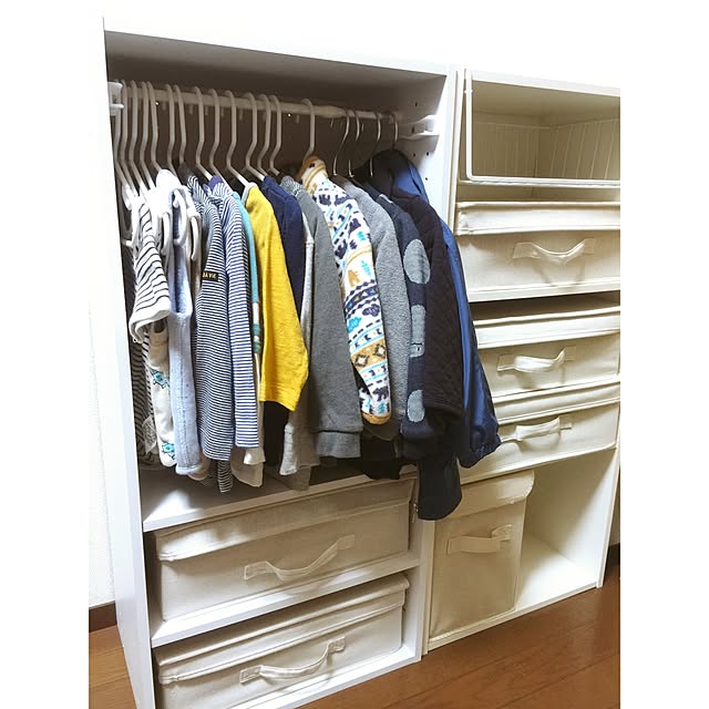 My Shelf,シンプル化計画進行中,こどもと暮らす,シンプルな暮らし,マンション暮らし,家事動線,断捨離,掃除がしやすい!!がモットー。,シンプルにすっきりと暮らす,ニトリ,つっぱり棒,収納,ニトリのカラーボックス,3COINS ryokoの部屋