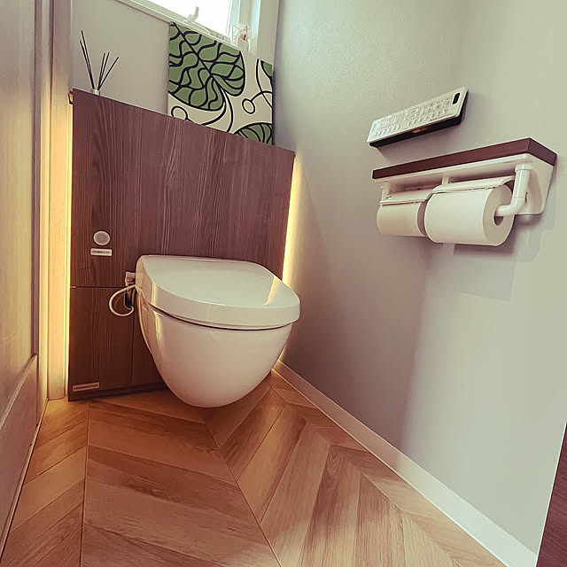 Bathroom,ヘリンボーンの床,フロートタイプ,フロートトイレ,LIXILトイレ,住宅設備 ninの部屋