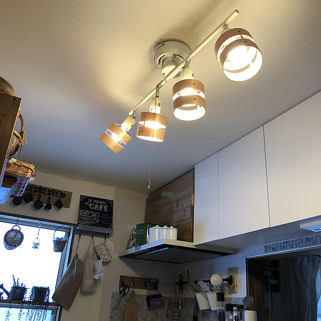 Kitchen,ニトリ,ニトリの照明,下からの眺め,シーリングライト,木が好き♡,生活感たっぷり,同居でもあきらめない(๑˃̵ᴗ˂̵),共同スペース,旦那さんDIY,久しぶり,迷いながら進行中,DIY,見せる収納に憧れる,収納を見直す,リフォーム中,同居してます,DIY女子,アンティークワックス　ダークオーク,Kitchen konnakanjiの部屋