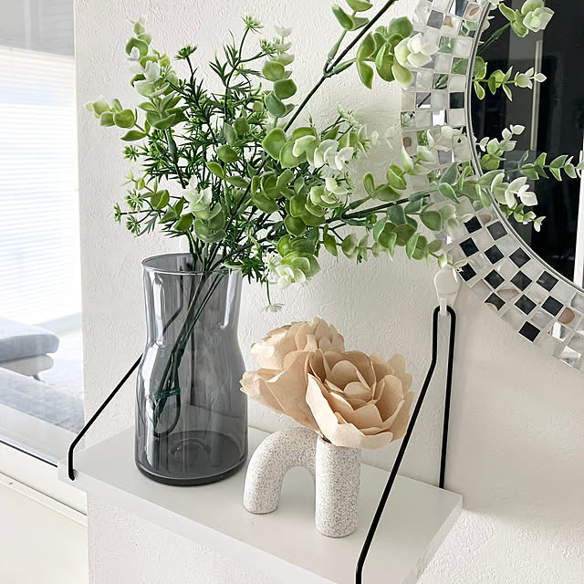 Lounge,コーヒーフィルター,エコ加湿器,フラワーベース,ホワイトインテリア,モノトーンインテリア,グレーインテリア,ホワイト×グレー,北欧インテリア,ダイソー yu-yuukiの部屋