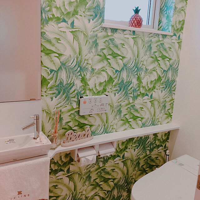 トイレの壁紙,ハワイを感じたい,ハワイアンインテリア,南国の香り,ハワイ,モンステラ,南国リゾート風,Bathroom shellの部屋