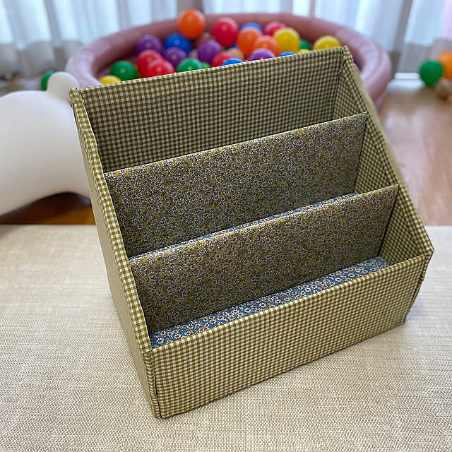 Overview,本棚DIY,本棚,ダンボール,ダンボール工作,ダンボールリメイク,牛乳パック工作,牛乳パック椅子,牛乳パックの椅子,牛乳パック,牛乳パックリメイク,節約,子ども椅子 hiyokoの部屋