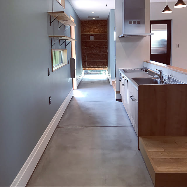 Kitchen,土間がある家,新築建築中,記録用pic,2019,❤️ホーム,アクセントクロス,平屋,もうすぐ完成♡,マッハシステム,LIXILキッチン,ライトグレイン,ステンレストップ,通り土間風,LIXILドア,建坪30坪以下 Shiguの部屋