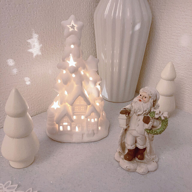 ダイソーの花瓶,ラメ入りフェルト（ホワイト）,ライトオブジェ,ニトリのオブジェライト,ダイソーのサンタ,ダイソーの木製ミニツリー,クリスマスディスプレイ,トイレのディスプレイコーナー,クリスマス,ディスプレイ空間,My Shelf mommyの部屋