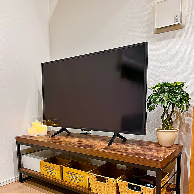 テレビ台周辺,テレビまわり,テレビボード,テレビ台,観葉植物,木のある暮らし,お気に入りの場所,おうち時間,購入品♡,家具,ニトリ,My Desk milkyの部屋