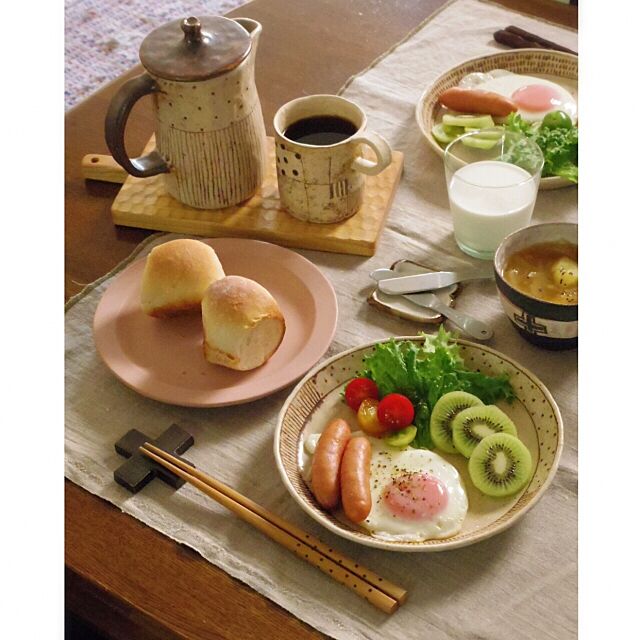ダイニングテーブル,リネン,クロス,ちぎりパン,作家さんの器,小沢賢一,ポット,よしざわ窯,おうちカフェ,カフェ風,朝ごはん mooの部屋