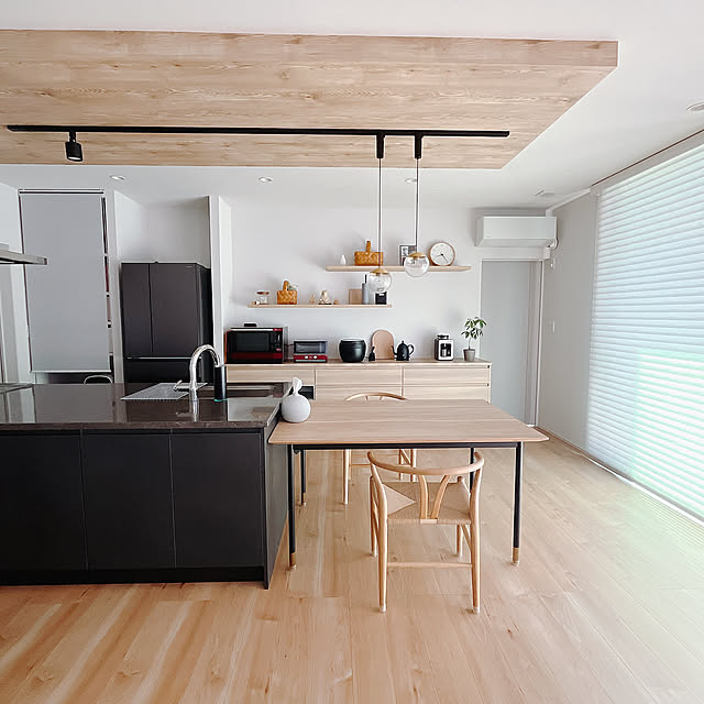 Kitchen,ニチベイha.na.ri,ニチベイ　はなり,ニチベイ　調光ロールスクリーン,hanari,下がり天井　木目調クロス,下がり天井,キッチン飾り棚,タカラスタンダード オフェリア,タカラスタンダード キッチン,タカラスタンダード,キッチン,横並びダイニング Marieの部屋