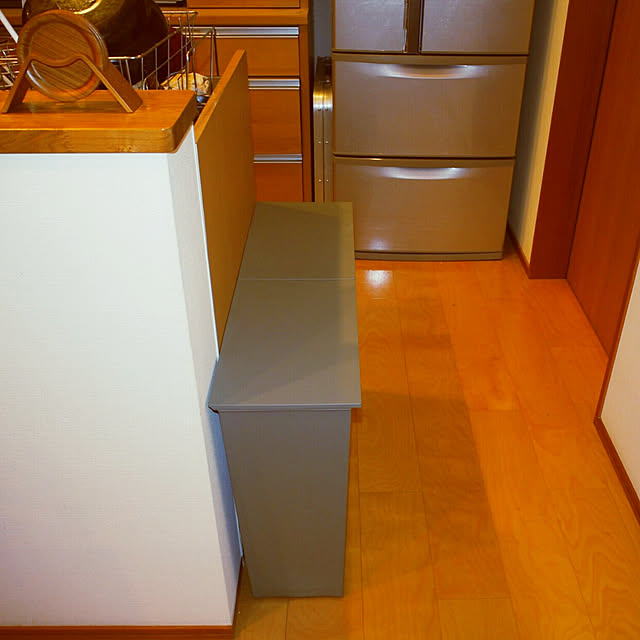 Kitchen,10000人の暮らし,●●の置き場所,キッチンのゴミ箱,対面キッチン,kcud (クード) ,グレー,分別ゴミ箱,省スペース Soheyの部屋