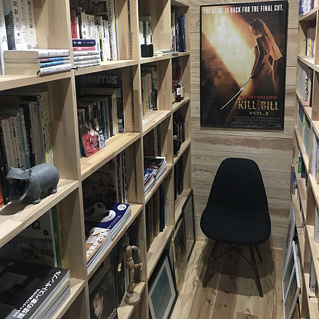 My Shelf,本棚,読書スペース,イームズチェア,キルビル,映画ポスター kenkenkenの部屋