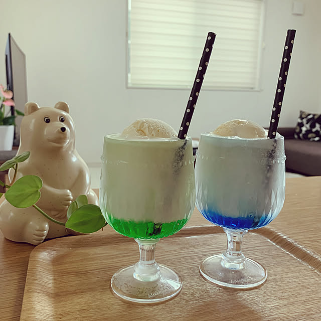 美味しい❤︎,しろくま貯金箱,かき氷のシロップでクリームソーダ,プラスチックのグラス,アフタヌーンティーリビング グラス,2階リビングダイニング,イベント参加,夏ドリンク,こんにちは◡̈♥︎,子どものいる暮らし,無印良品リビングでもダイニングでも使える,My Desk,おうちカフェ,ダイソー　ペーパーストロー sakiの部屋