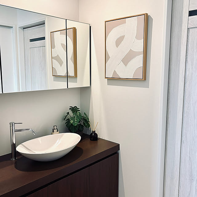 On Walls,ホテルライク,エリッセコッコ,アートのある暮らし,注文住宅,ダイソー購入品,シンプル,壁飾り k-k-mamaの部屋