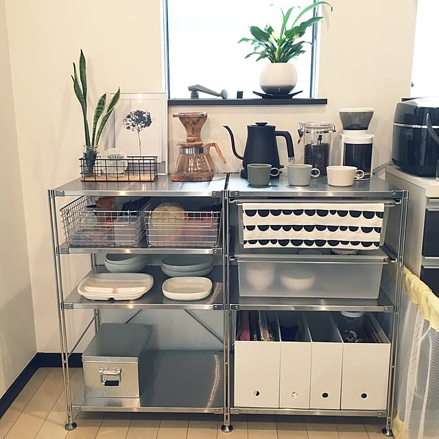 Kitchen,グリーンのある暮らし,BALMUDA,HARIO,ダイソー,こどもと暮らすインテリア,こどもと暮らす。,塩系インテリアの会,ダイニング,イイホシユミコ,塩系インテリアに憧れる,塩系インテリア,ステンレスユニットシェルフ,100均,ユニットシェルフ,無印良品 HALNAの部屋