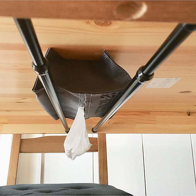 暮らしを整える.｡.:* ❁,スッキリ化計画,生活感を無くす,生活感を隠す,生活感を隠す工夫,デッドスペースの有効活用,テーブル下,テーブル下の有効活用,テーブル下活用術,テーブル下活用法,ダイニングテーブル,ティッシュカバー,ティッシュケース,ティッシュボックス隠し,箱なしティッシュ,ティッシュボックス,ティッシュ置き場,ティッシュ問題,ティッシュ,突っ張り棒活用術,つっぱり棒活用法,つっぱり棒,Kitchen yocchanの部屋