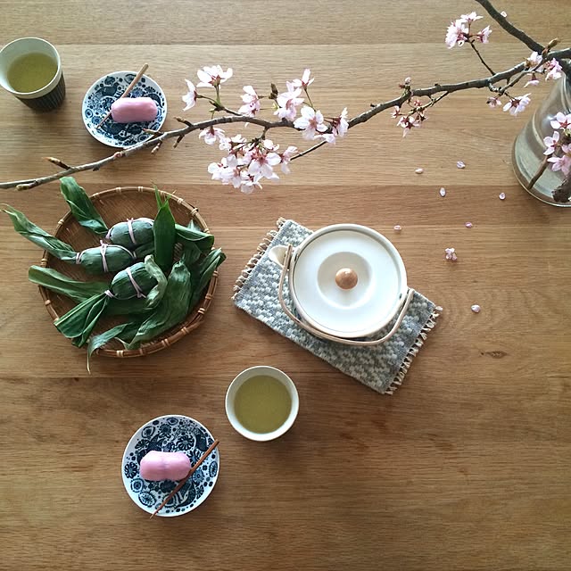 My Desk,お花見,和菓子,笹ざくら,おうちカフェ,さくら,無垢テーブル,花のある暮らし,marimekko,SCOPE,東屋,北欧 yurikissaの部屋