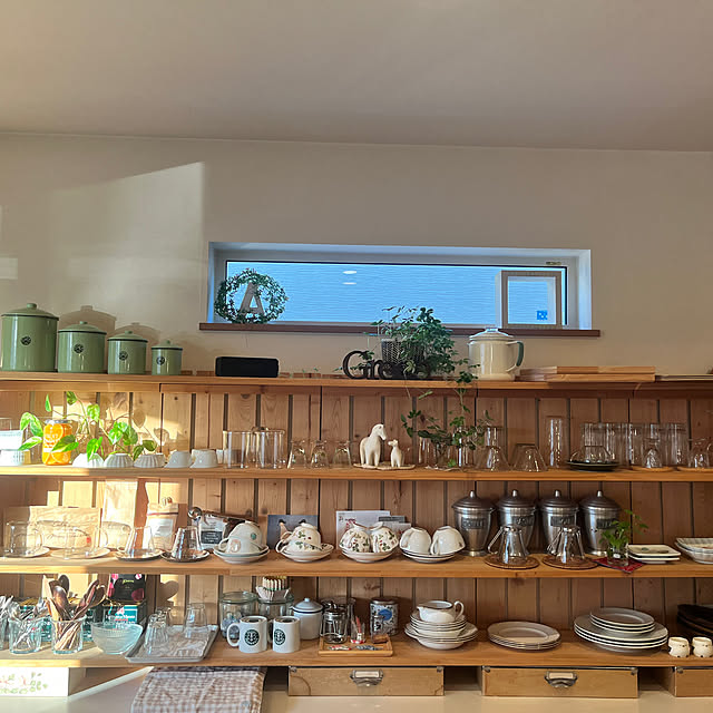 Kitchen,理科系器具,トレー,ホーローキャニスター,作家さんの器,ウェッジウッド,深川製磁,アフターヌーンティー,無印良品,スタンダードプロダクツ,ケユカ,壁面収納,おうち時間,お家時間を楽しむ♪,平家の家,心地よく暮らす工夫,雑貨好き,花とグリーンのある暮らし,カフェ風,ガラス雑貨,coffee,DEAN&DELUCA,キッチン引き出し収納 rinrinの部屋
