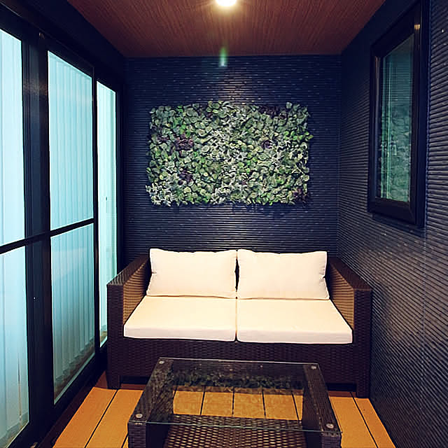 アジアンリゾート,ラタンソファ,屋外用ソファ,ウッドデッキ,木目天井 Midasの部屋