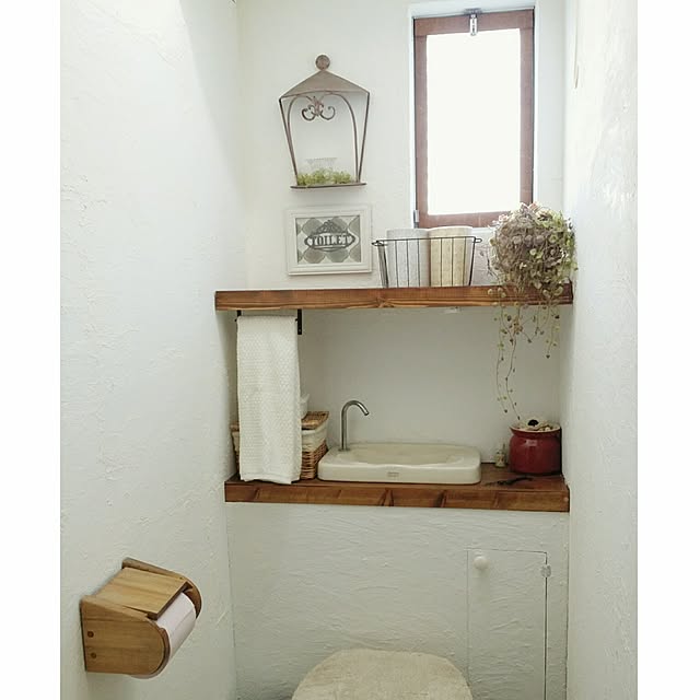 Bathroom,賃貸DIY,トイレDIY,タンクレス風にDIY,漆喰風の壁 totonatuloveの部屋