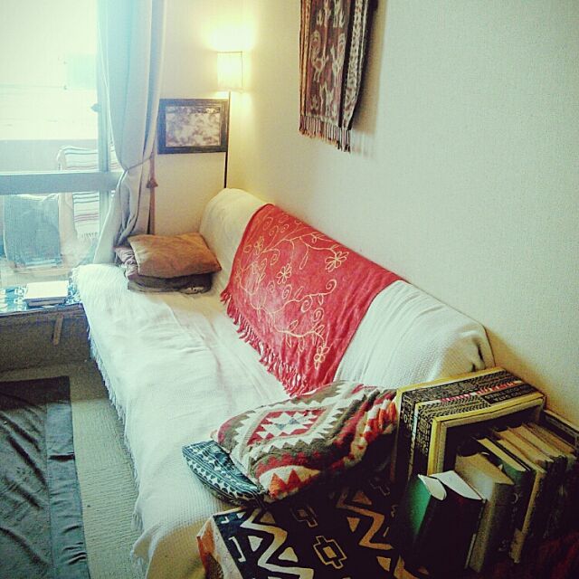 Lounge,ソファー,ソファーベッド,アジアン　,アフリカン,ニトリのクッションカバー,IKEAの照明 yamoriの部屋
