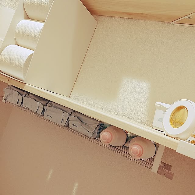 Bathroom,トイレのインテリア,一人暮らし,1K,一人暮らし 1K,ひとり暮らし,7畳,トイレ収納,トイレの棚,突っ張り棒,突っ張り棒で収納,突っ張り棒で棚,突っ張り棒棚,突っ張り棒にぶら下げただけ,1×4用フック,ダイソー,掃除用品収納,ストック収納,ストック置き場,DIYフック,DIYフック掛け michiの部屋