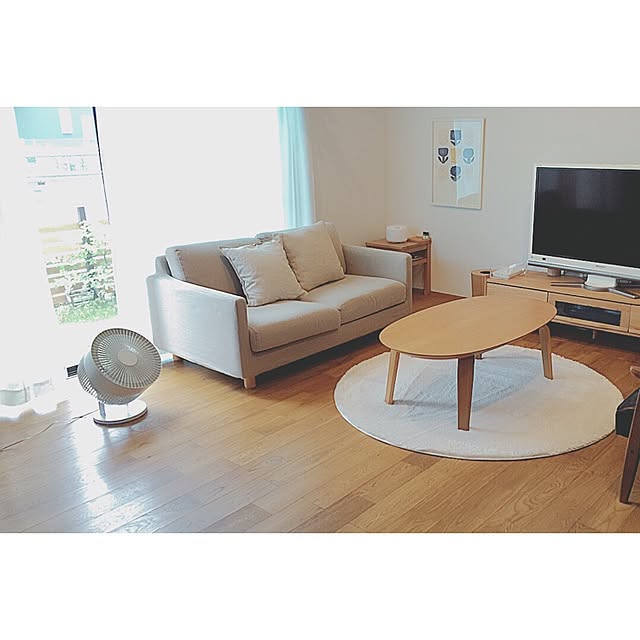 Lounge,家電,サーキュレーター,サーキュレーター低騒音ファン大風量タイプ,無印こたつ,鹿児島睦,北欧,ソファ,サークルラグ,こたつ,無印,instagramと同じpic,注文住宅,オーク材,図案ポスター,Muji,無印良品,ラグ,シンプルな暮らし,シンプル Eneteの部屋