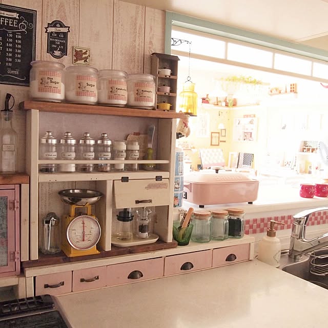 Kitchen,ガラスタイル,ピンクインテリア,キッチン雑貨,スパイスラック DIY,BRUNOホットプレート,ダルトンスケール,100均アイテム chocoの部屋