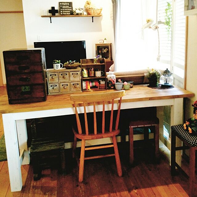My Desk,ナチュラルインテリア,オカメインコと暮らす,鳥さん大好き♡,DIY机,パイン材の床,いす,古い家具,古いものを愛する暮らし,鳥のモチーフ,マスキングテープ keikorinの部屋
