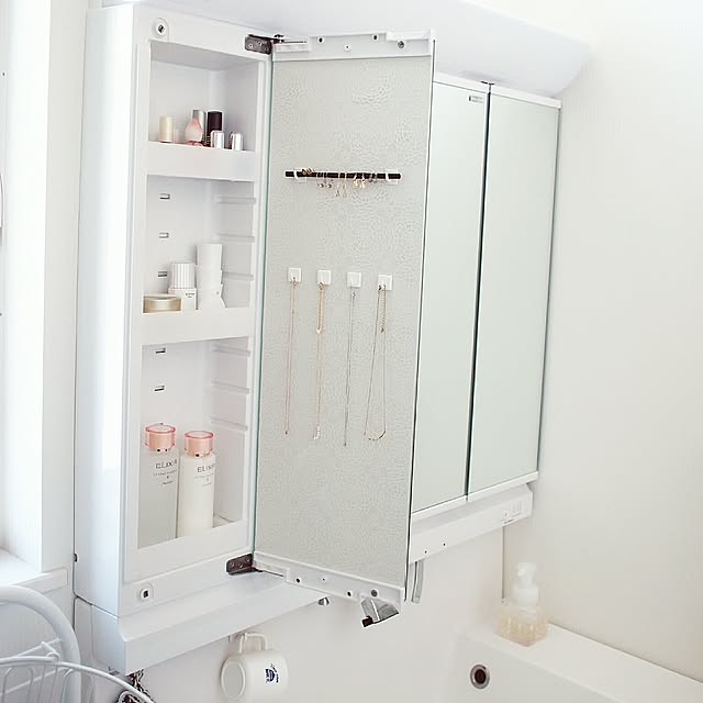 Bathroom,すっきり暮らしたい,シンプルナチュラル,１００均,鏡裏収納,洗面台,LIXIL洗面台,アクセサリー収納,イヤリング収納 yunohaの部屋