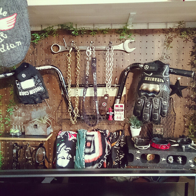 My Shelf,有孔ボード,ペグボード,趣味スペース,キメキメライダー,バイクとファッション,見せる収納,ディアウォール,ショップ風 Hanakoの部屋