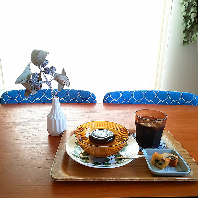 My Desk,ティータイム,Daiso フラワーベース,テトラゴナドライ,アクリル食器,グスタフスベリ,マイスターハンド,カルディ ベトナム風練乳プリン,アイスコーヒー marutujiの部屋