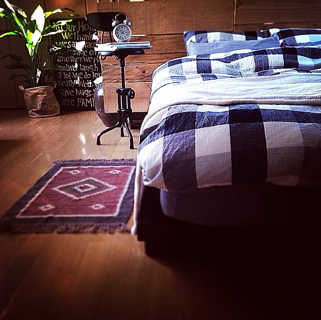 Bedroom,しゃれとんしゃあ会,RC湘南LOVE♡,みんなとたわむれ隊٩(♥ε♥ )۶,ニトリ布団カバー,キリムのラグ,オーガスタ,DISTRICT EIGHT,アイアンスツール banbiの部屋