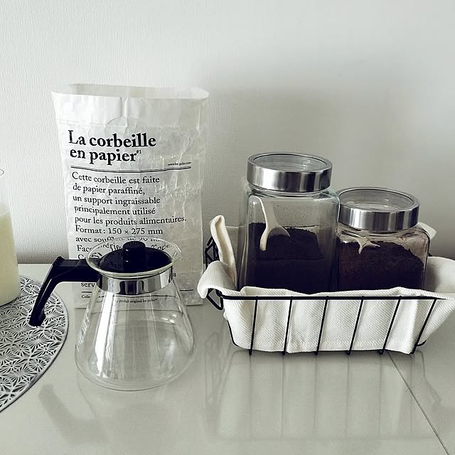 My Shelf,プチプラインテリア,シンプルモダン,モノトーンインテリア,北欧インテリア,一人暮らし,猫とインテリア,シンプル,マンションインテリア,モノトーン,猫カフェ風,猫と暮らす,ホワイトインテリア,雑貨,猫のいる日常,ニトリ,100均アイテム,ペーパーバッグ sakuraの部屋