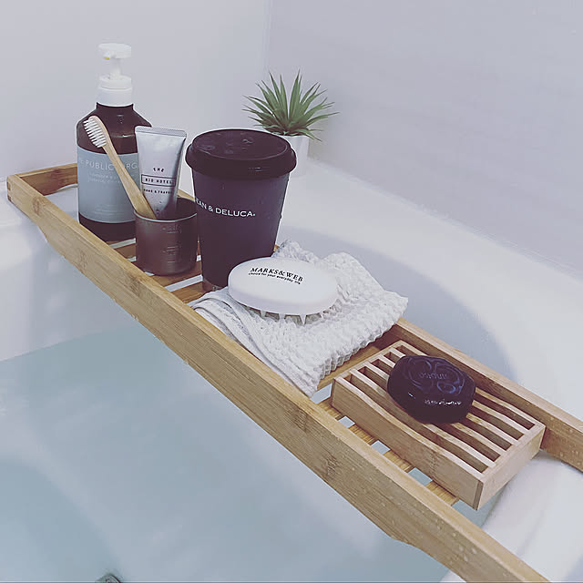 贅沢な時間,歯磨き粉,シンプルライフ,建売住宅,シンプルインテリア,BIO HOTEL,ナチュラルインテリア,バスタブトレー,LIXIL,ベージュインテリア,Bathroom t-styleの部屋