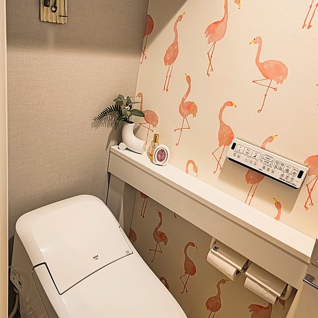 Bathroom,トイレのインテリア,フラミンゴ壁紙,いつもいいねやコメありがとうございます♡,RCの皆さまに感謝♡,すっきり暮らす,マンション暮らし,白が好き❤ erisavesu4の部屋