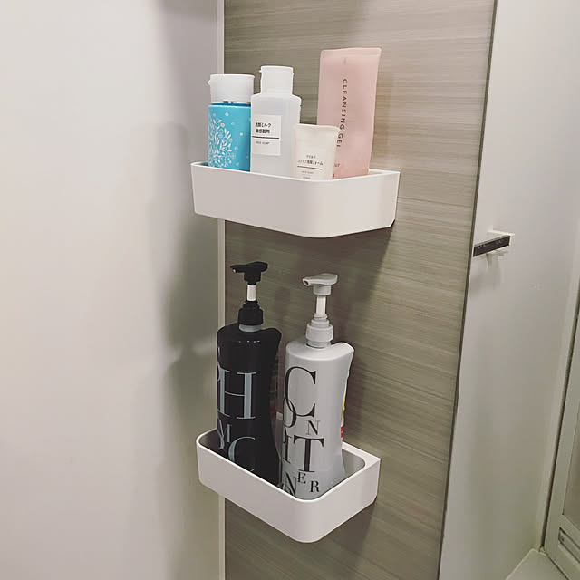 Bathroom,つめかえない,コンディショナー,シャンプー,浴室の棚,エッセンシャル,Cainz,カインズ,花王のスマートホルダー,2018.6.21,時短家事,差し込むだけ,詰め替えそのまま,無印良品,ラクラクecoパック,スマートホルダー hemukoの部屋