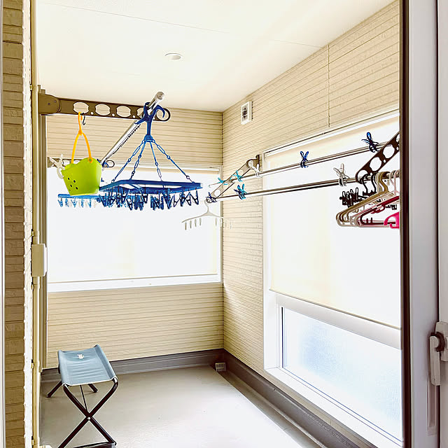 窓付きインナーバルコニー,インナーバルコニー,ロールスクリーン,スッキリ暮らす,こどものいる暮らし,シンプルナチュラル,On Walls s_homeの部屋