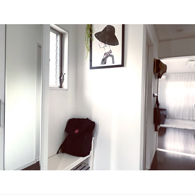 IKEA HEMNES,カバン収納,シンプルが好き,シンプルモダン,シンプルインテリア,ミニマリスト,simple,モノトーンインテリア,ベージュインテリアに憧れる,グレーも好き,シンプル,すっきり暮らす,白黒,シンプルモノトーン,モノトーン,ホワイトインテリア,白✖️グレー,Overview _rm_の部屋