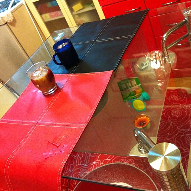 Kitchen,ガラステーブル,赤,黒,ニトリ,ランチョンマット Mの部屋