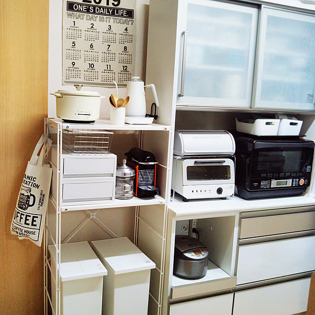 Kitchen,２歳児,こどもと暮らす,賃貸,d-room,男の子ママ,1LDK,赤ちゃんと暮らす,山善,KEYUCA,ゴミ箱,ごみ袋収納,キャンドゥ,無印良品,良品週間,ポリプロピレンケース,ユニットシェルフ,NESPRESSO,コーヒー,ニトリ,キャセロール鍋,ケトル,セリア,カレンダー,大塚家具 Sakuraの部屋