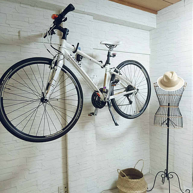 RoomClipドラマ化,自転車壁掛け,DIY,ホワイトインテリア,ディアウォール,元和室,2×4材,Overview Ruの部屋