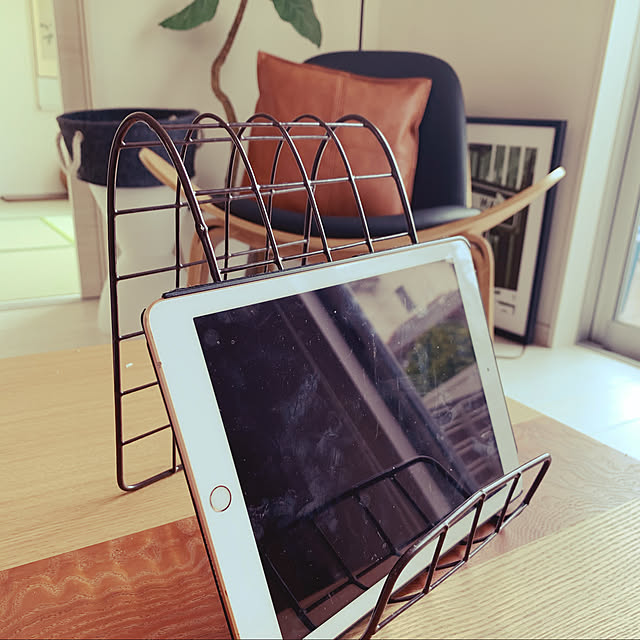 使うほどに快適さを実感 おすすめ タブレットスタンド 10選 Roomclip Mag 暮らしとインテリアのwebマガジン 使うほどに快適さを実感 おすすめ タブレットスタンド 10選 Roomclip Mag 暮らしとインテリアのwebマガジン