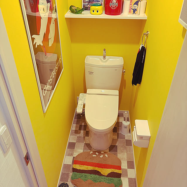 Bathroom,ポスター,ゴーストバスターズ,アメリカン,トイレ黄色,トイレのディスプレイ,二階トイレ,可愛い,アメリカンポップ,黄色いトイレ,黄色い壁,黄色トイレ,トイレの壁,トイレ,トイレのインテリア,築50年以上 tukimiの部屋