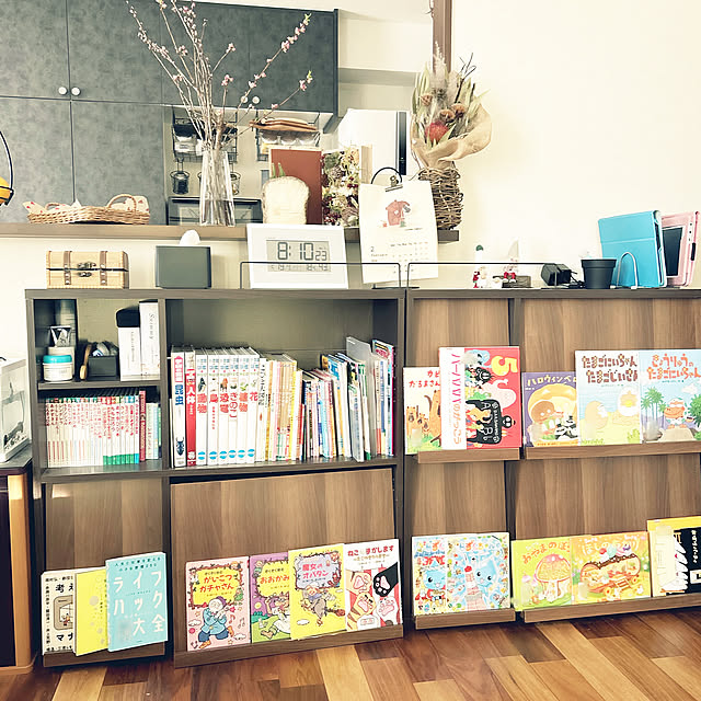 Lounge,noahさんの作品,micaさんの作品,作家さんの作品,minne,ティッシュケース,towerシリーズ,カレンダー,salut!,子どものいる暮らし,子どもと暮らす,タブレット収納,本棚,見せる収納,片付けやすい,すっきり,整理整頓,イベント用なのでコメントお気遣いなく。,すっきり暮らす yunyumの部屋
