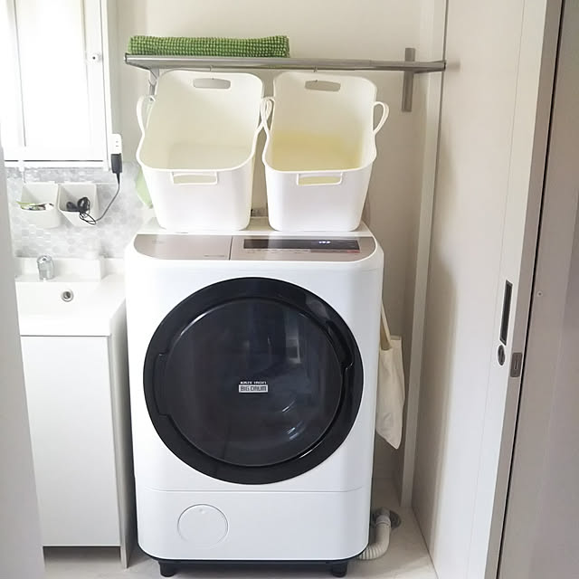 Bathroom,洗面スペース,5人家族,こどもと暮らす。,スッキリ暮らしたい,男の子3兄弟,洗濯機周り,ドラム式洗濯機,洗濯かご,ニトリ,IKEAの棚,洗面所,ランドリーバスケット woodstockの部屋