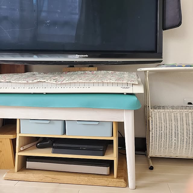 Lounge,10分でできる,ダイソー,パソコン用テーブル,セリア,ラッセバスケットA4,キャンドゥ,合成皮革,シンデレラフィット rikalynの部屋