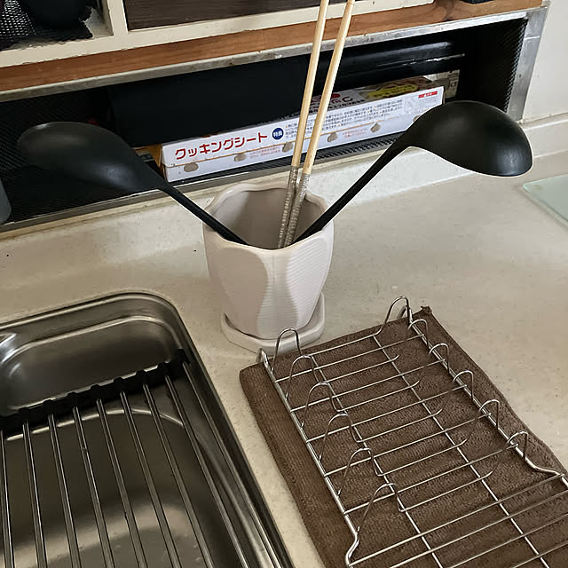 Kitchen,スッキリ収納に改良中☆,スッキリに憧れる,スッキリ収納を目指す,スッキリを目指して,スッキリ暮らしたい,水切りラックを変えたい,水切りかごをなんとかしたい,水切りかごのないキッチン,水切りラック,シンク周り,300均大好き♡,300円アイテム,300均雑貨,300円商品,高コスパアイテム,おうちじかんを楽しむ♪,4枚投稿です,キッチン収納 yuzuの部屋