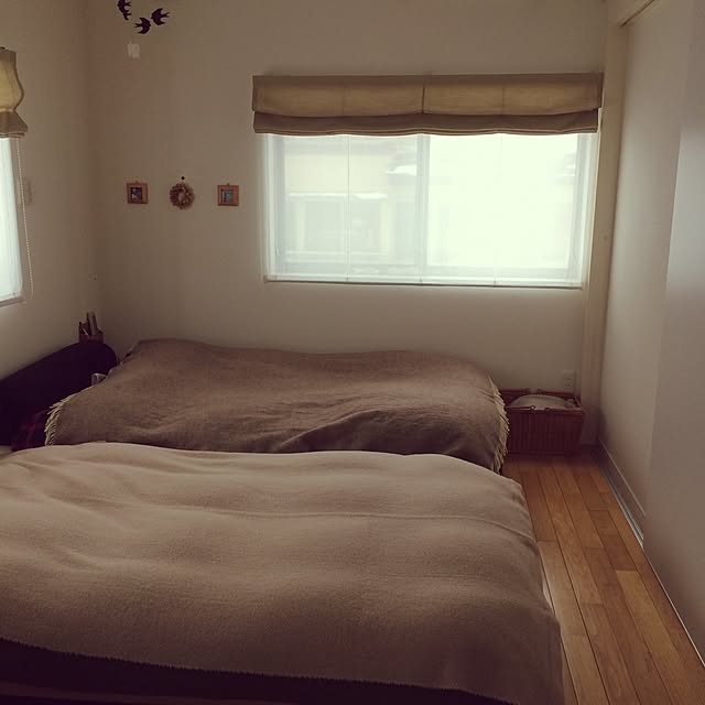 Bedroom,寝るだけの部屋,無印ウールブランケット,ナチュラル,シンプルな暮らし,無印良品,かご収納,セリア,ツバメのモビール,冬の寝室,冬のおやすみ空間 redobidoの部屋